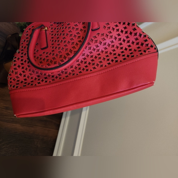 Hand Bag - Picture 4 of 4